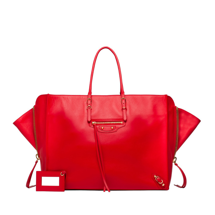 Balenciaga 紅色手提包,61,300元。